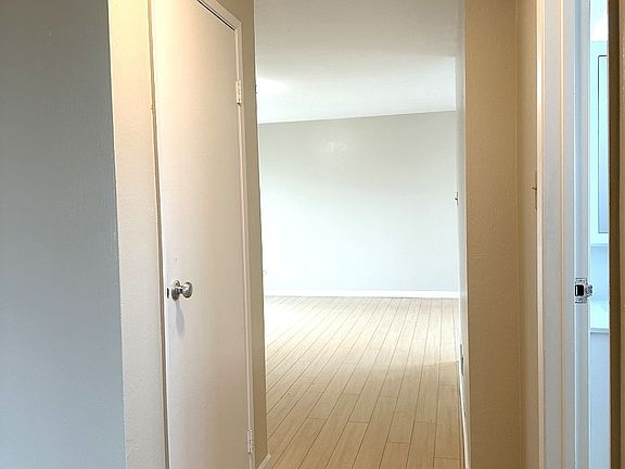 5th image of 346 Richmond Dr #10