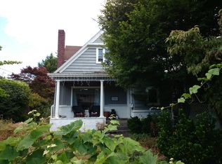 2344 N 64th St, Seattle, WA 98103