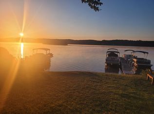 21 Kirkwood Dr, Pittsfield, MA 01201