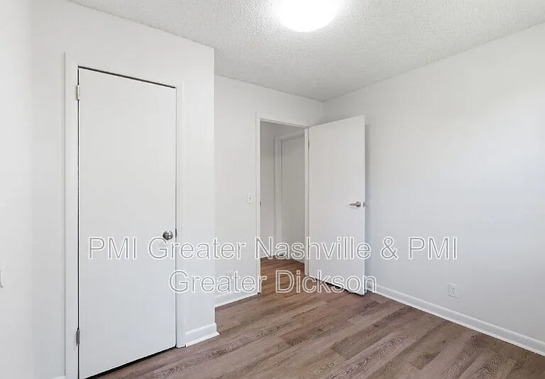 704 McPherson Dr — Photo 21