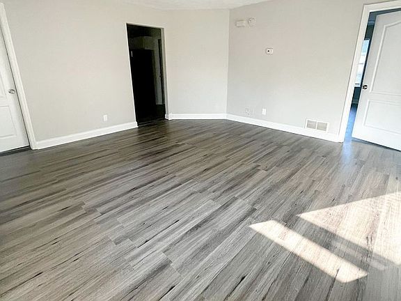 4th image of 6198 Cooper St