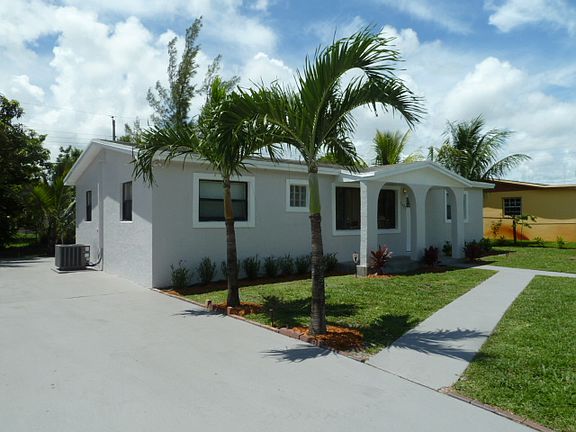 3rd image of 3600 NW 207th St