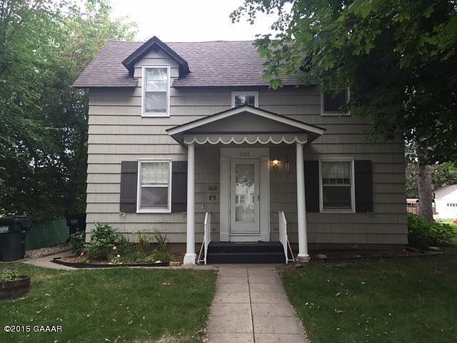 1st image of 611 8th Ave E