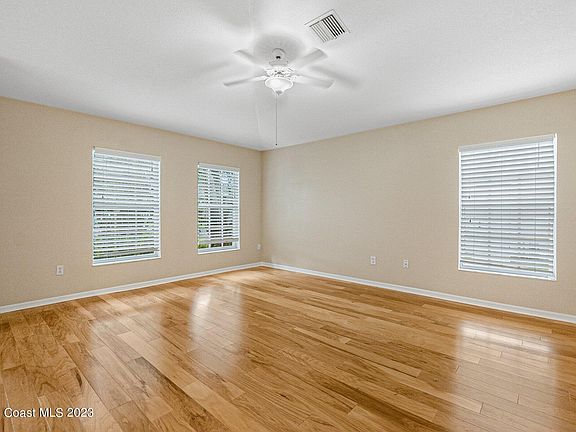 4th image of 2167 Hedgerow Dr