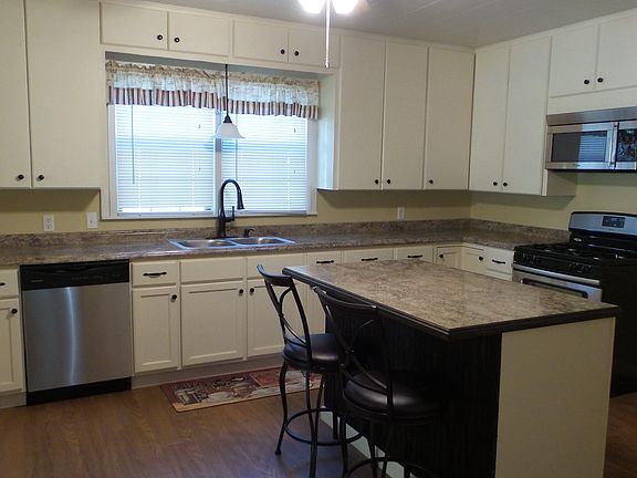 5th image of 302 N 12th St