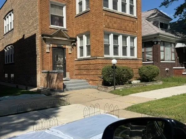 7518 S Eberhart Ave, Chicago, IL 60619