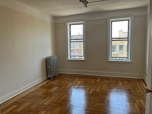 3rd image of 261 Seaman Ave APT F1