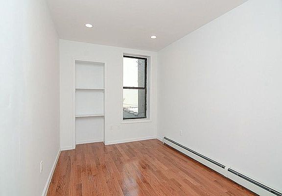 5th image of 739 Franklin Ave #5