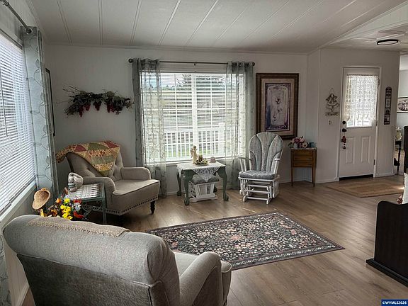 4th image of 2120 Robins Ln SE Unit 101