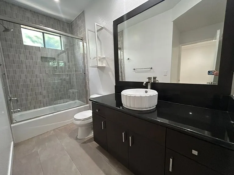 6337 Primrose Ave — Photo 16