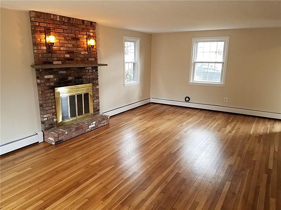 4th image of 13 S Hillview Dr