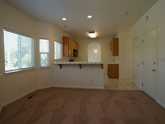 4th image of 5043 Collina Pl