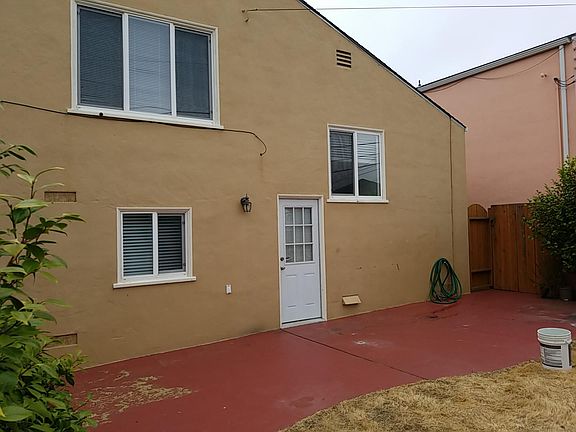 4th image of 24 Eastgate Dr