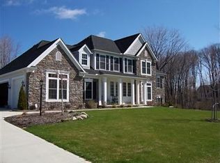 629 Walden Reserve Blvd, Hinckley, OH 44233