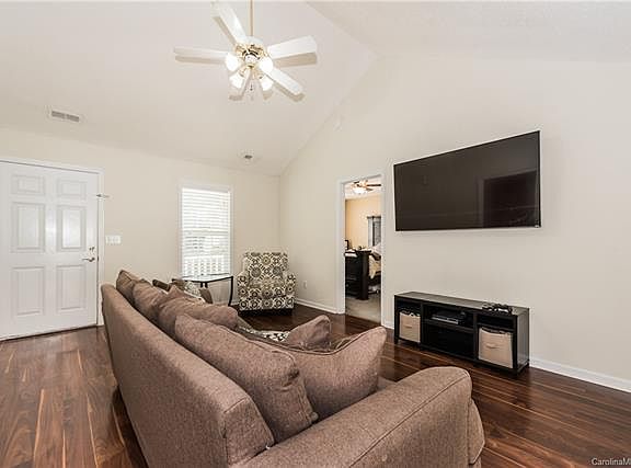 4th image of 2342 Mancke Dr