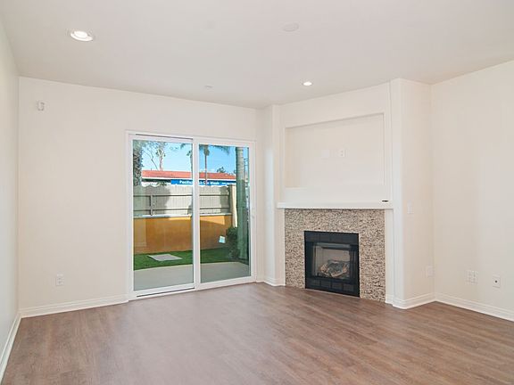 3rd image of 2031 Grand Ave