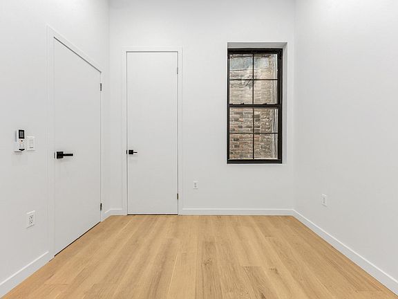 3rd image of 10 Saint Marks Pl APT 1C