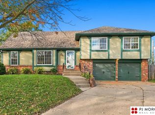 9732 Jaynes Cir, Omaha, NE 68134