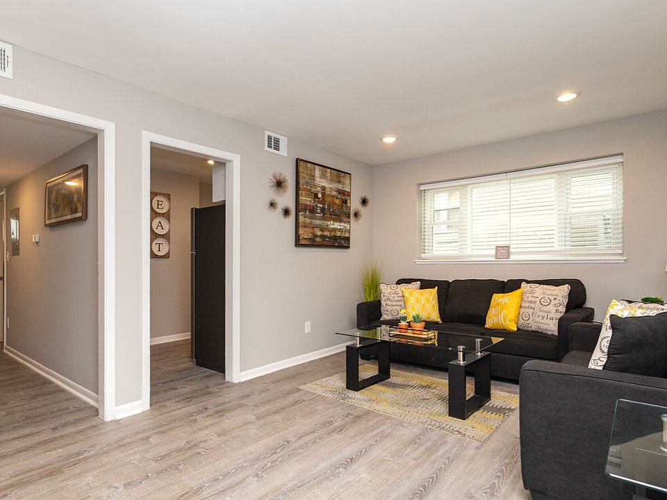 1st image of 3569-3571 Davenport St #22