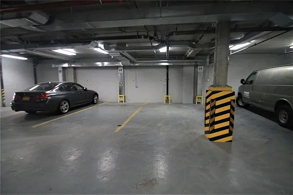 Rented by Space Marketing Shop | media 61