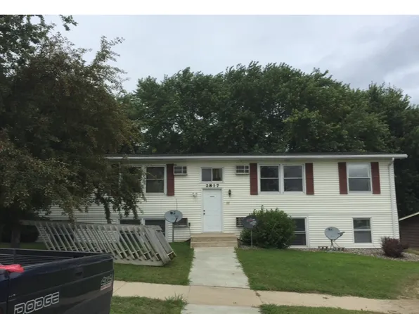 2817 56th St NW, Rochester, MN 55901