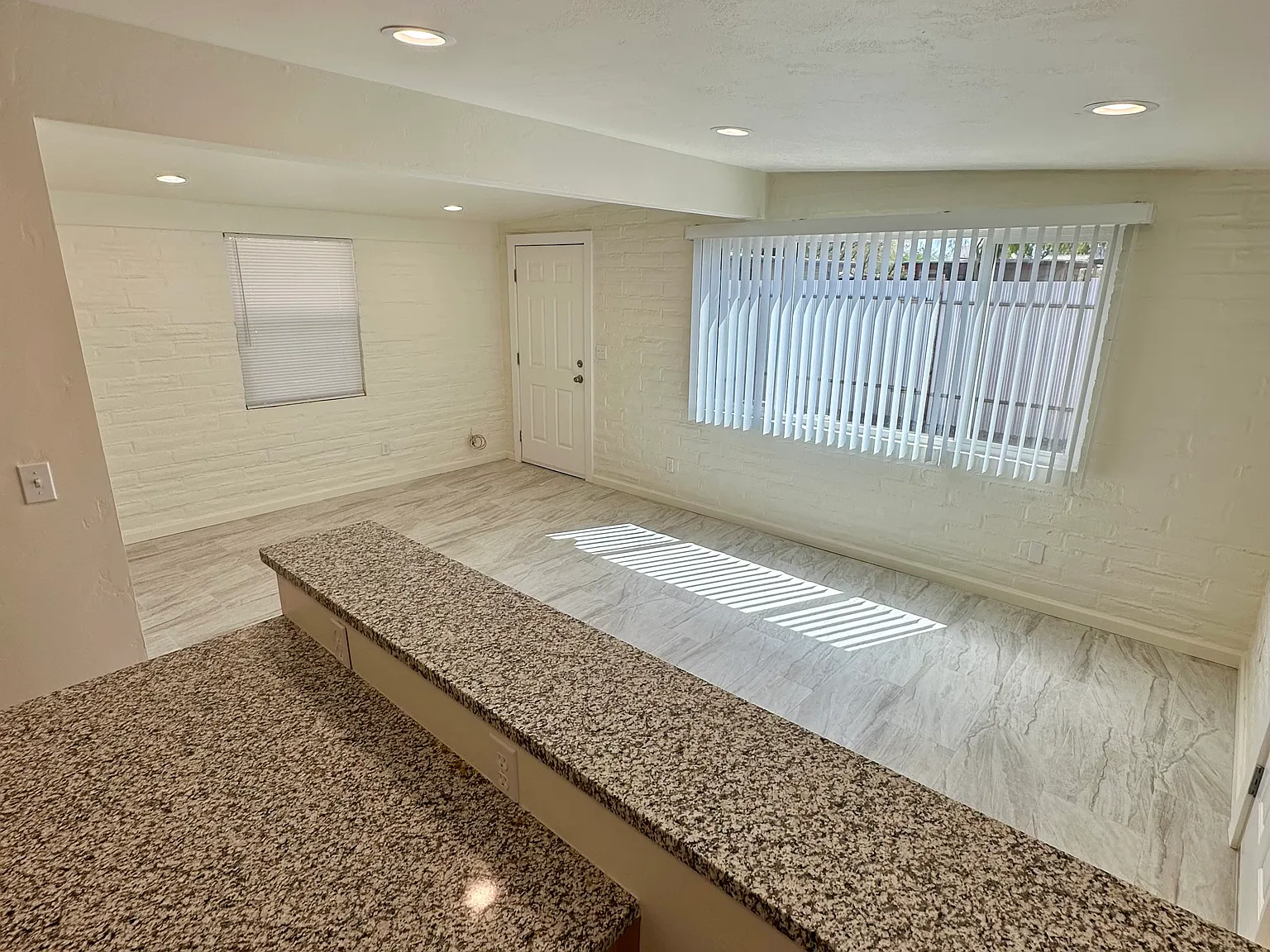 2 bed, $1,100 — Photo 4