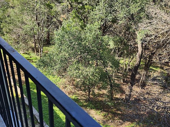 3rd image of 6810 Deatonhill Dr #4201