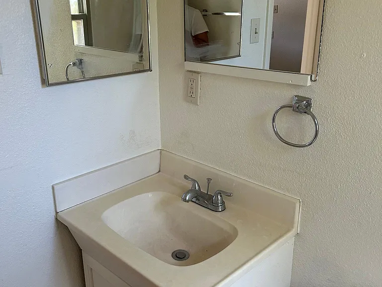 6642 Elwood Dr NW — Photo 22
