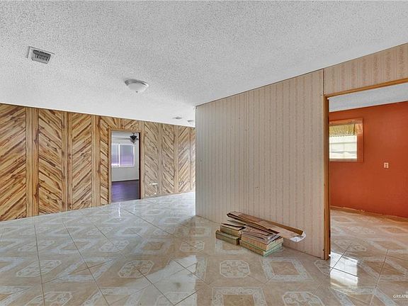 5th image of 350 E 15th St