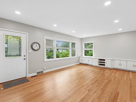 3rd image of 1407 Clark Ave