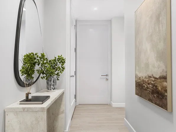 138 East 50th Street image 13 of 19