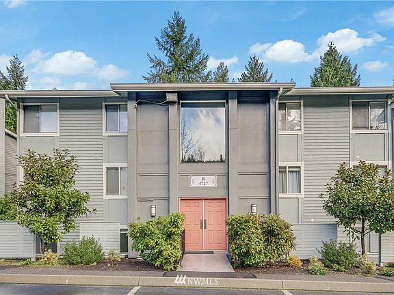 2nd image of 4727 W Lake Sammamish Pkwy SE APT B101