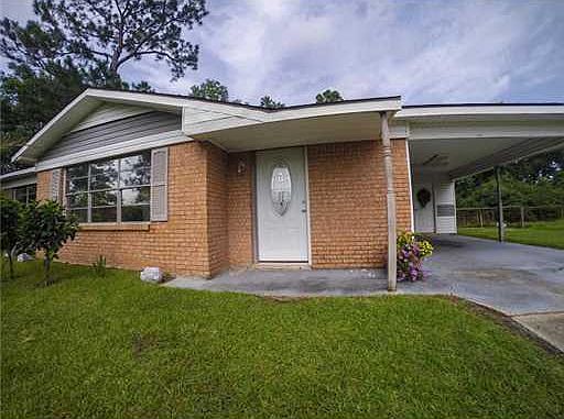 2nd image of 207 E Angela Cir