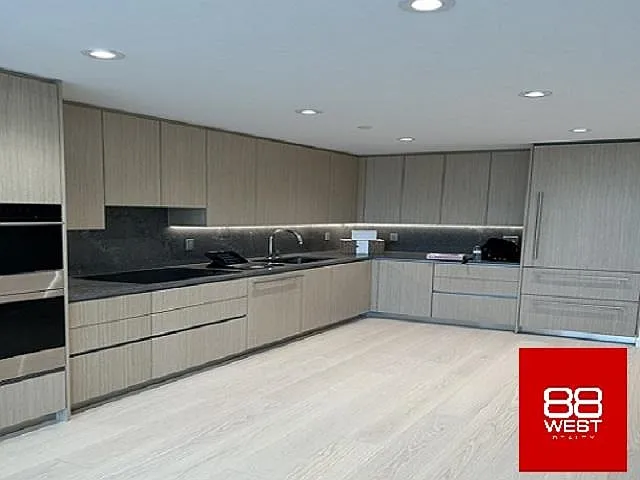 777 Harbourside Dr #508 — Photo 3