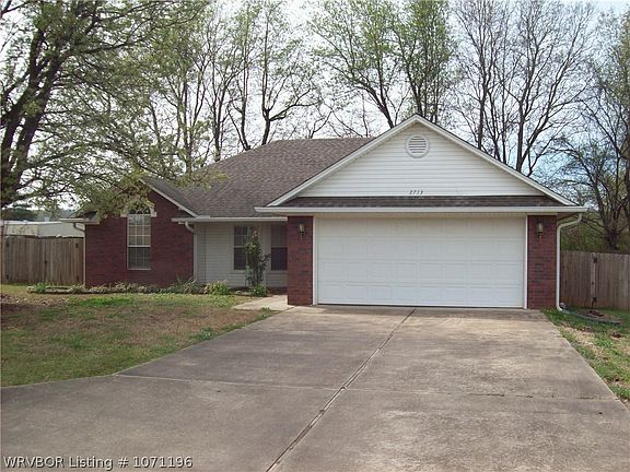 3rd image of 2713 Whitney Dr