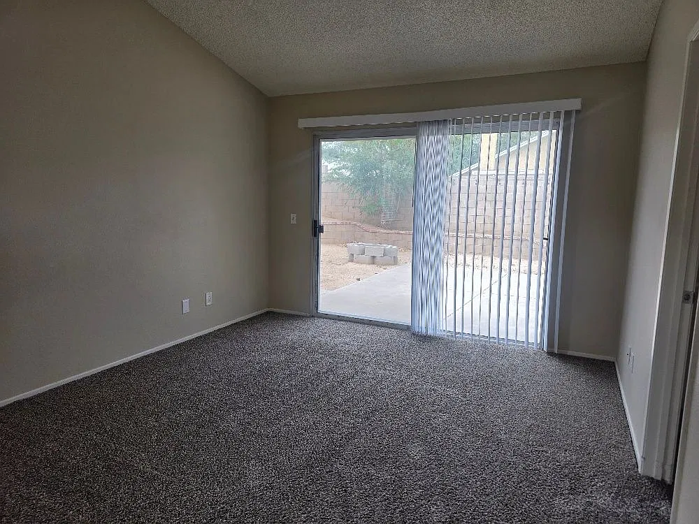 3 bed, 2.0 bath, 1277 sqft, $3,000 — Photo 4