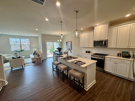 5th image of 3105 Finchborough Ct