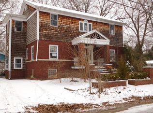 115 W Reed St, Benton, IL 62812