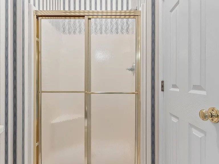 10495 Royal Points Dr — Photo 27
