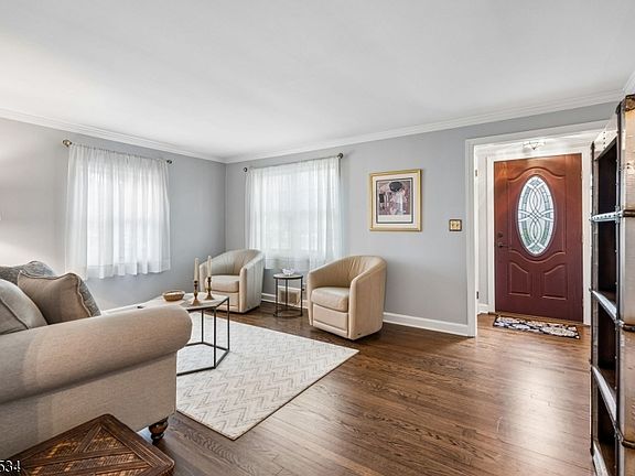 3rd image of 106 Salter St