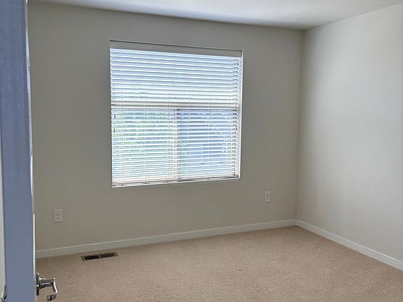 4th image of 4971 Valentia St