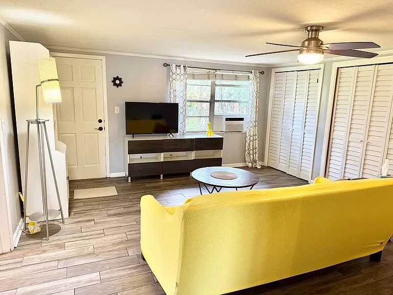 2320 Vista Ave — Photo 1