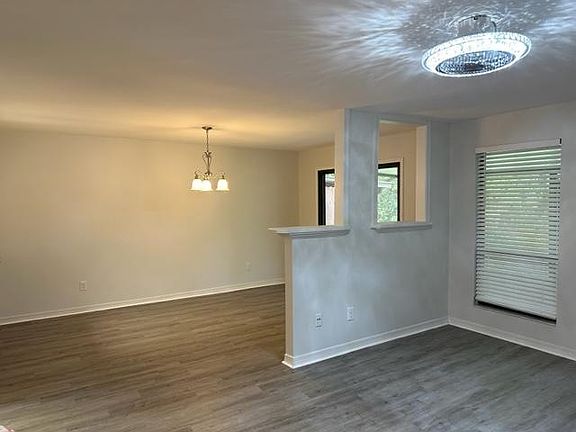 5th image of 8076 Village Gate Ct