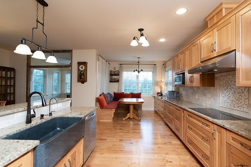 5th image of 3 HAMMERSTONE Lane
