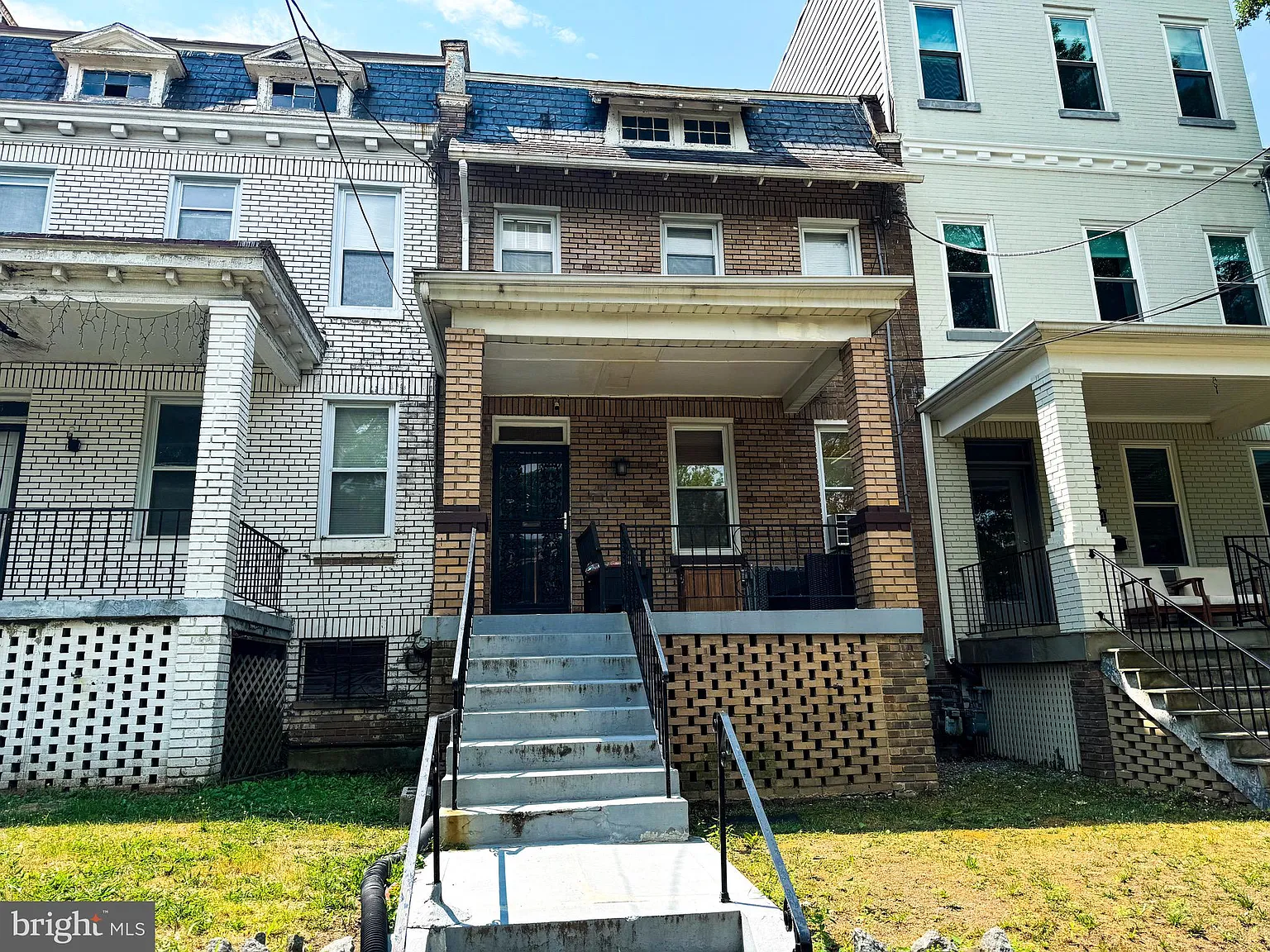 712 Varnum St NW photo 1
