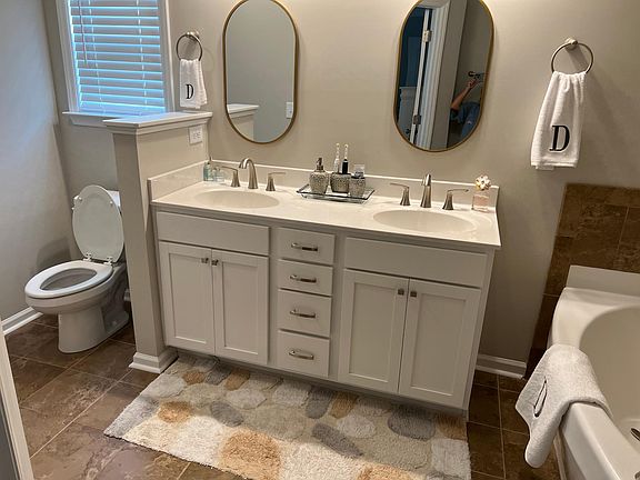 3rd image of 624 Jade Ln