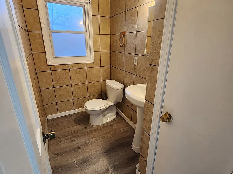 8632-8634 W Fairy Chasm Dr — Photo 4
