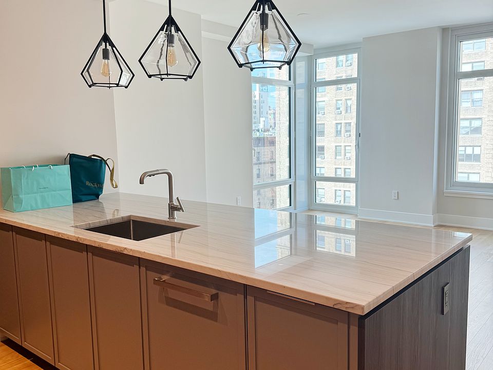1st image of 218 W 103rd St #8C