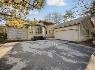 4 Salem Ct, Beachwood, OH
