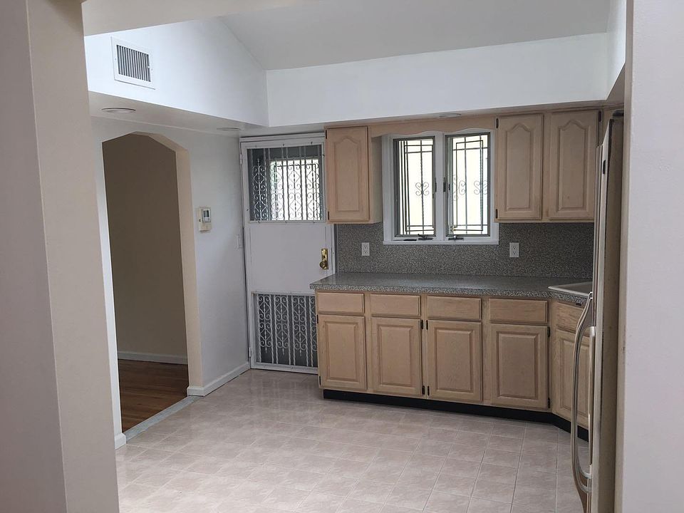 2nd image of 618 159th St